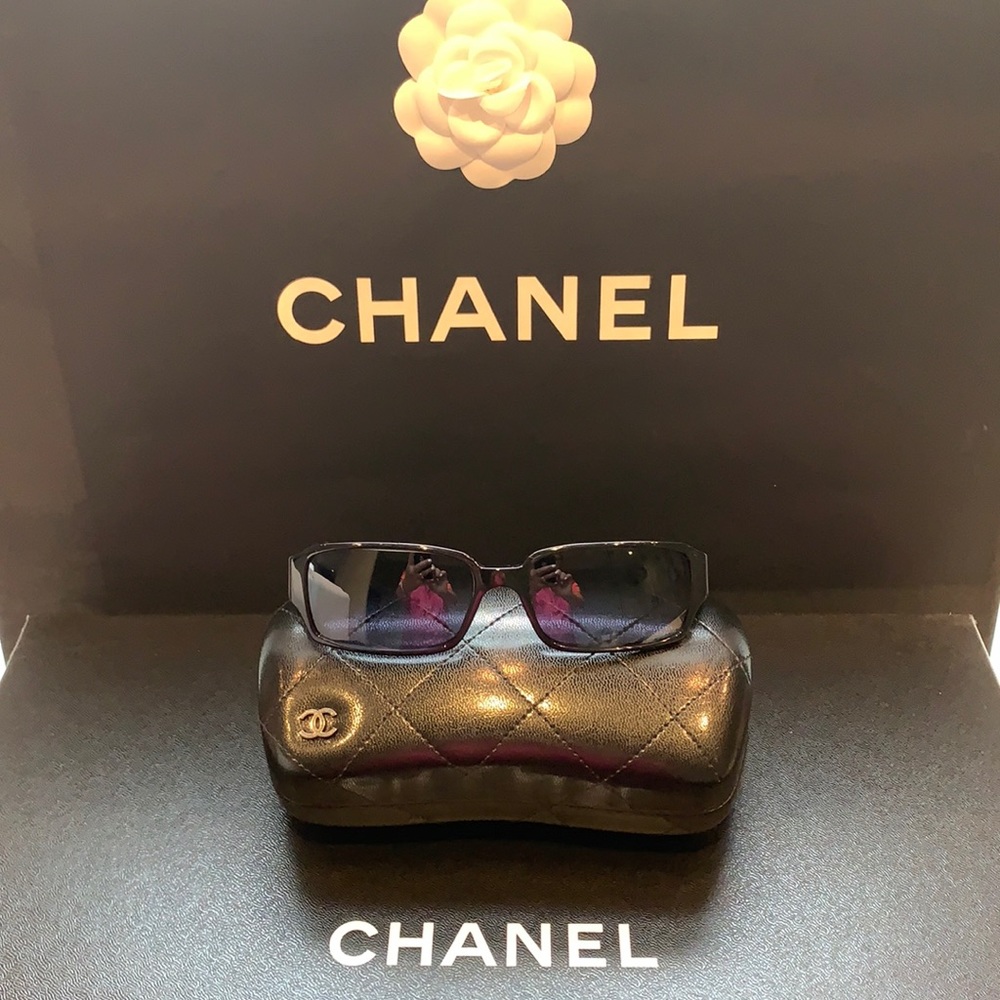 Chanel black vintage sunglasses style 5060